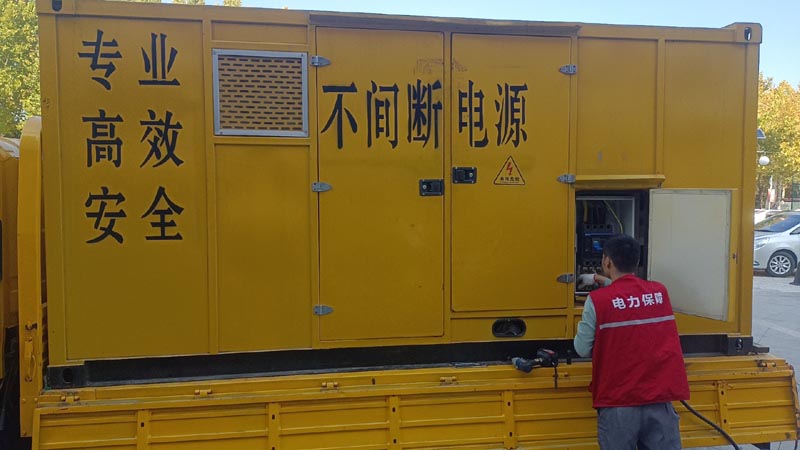 扶风柴油发电机组和UPS电源配合使用时，如何避免切换过程中的电力中断？